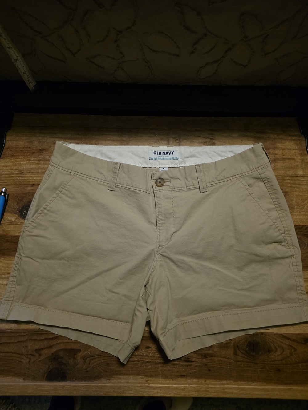Old Navy Tan Chino  Shorts Size 6